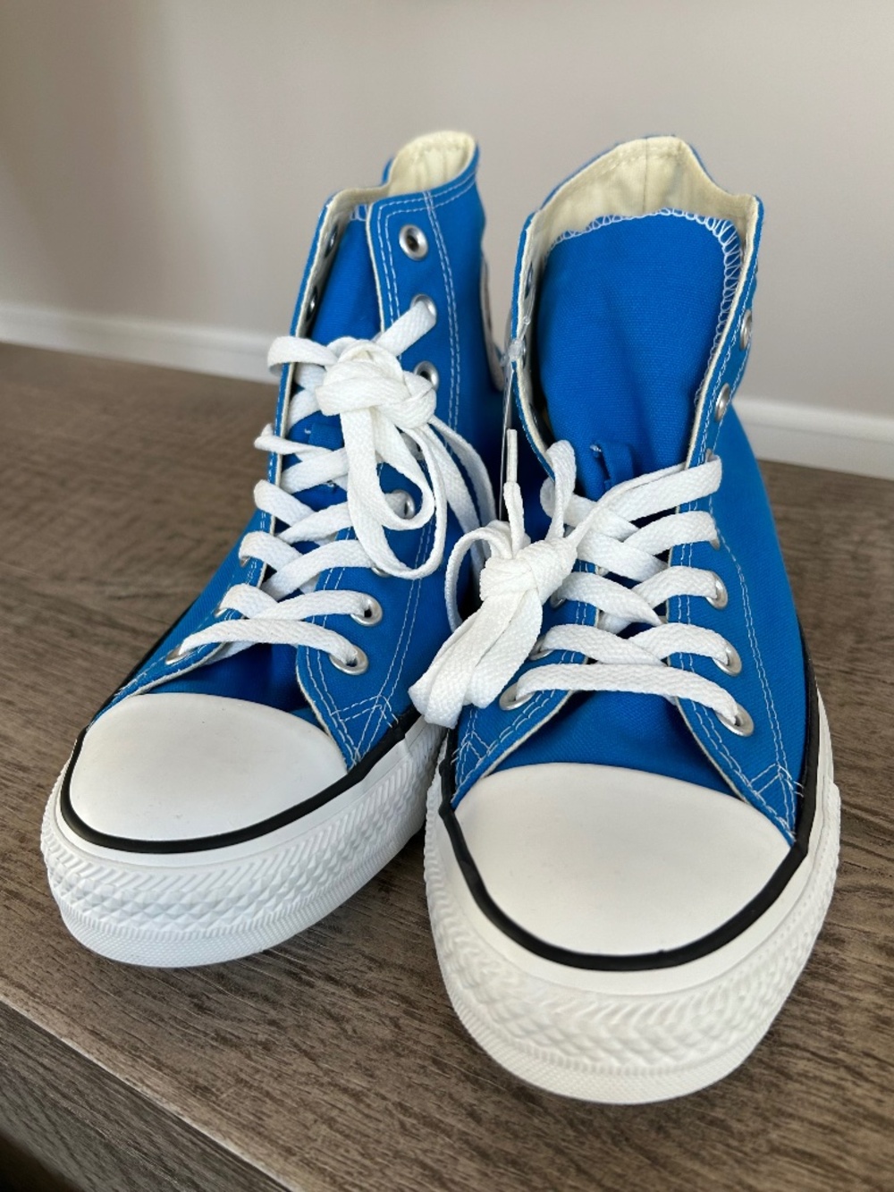 NEW!  Chuck Taylor Converse Electric Blue High Tops
